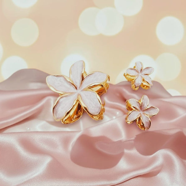 Pinza per Capelli Fiore Dorato con Smalto Perla – Hanami Secrets