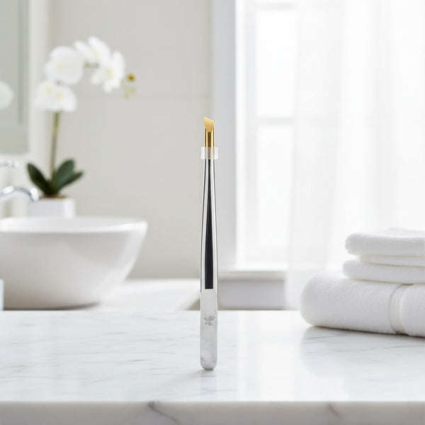 Pinzetta Professionale Acciaio – Punta Obliqua di Precisione  Hanami Secrets