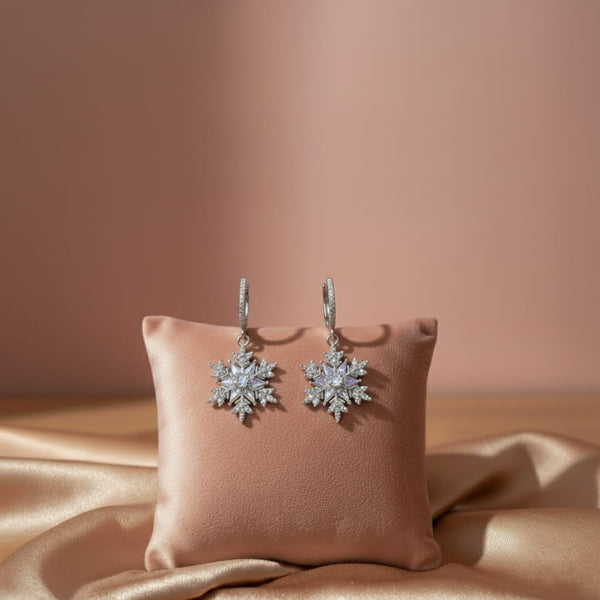Orecchini Fiocco di Neve in Argento 925 – Zirconi Luminosi  Hanami Secrets